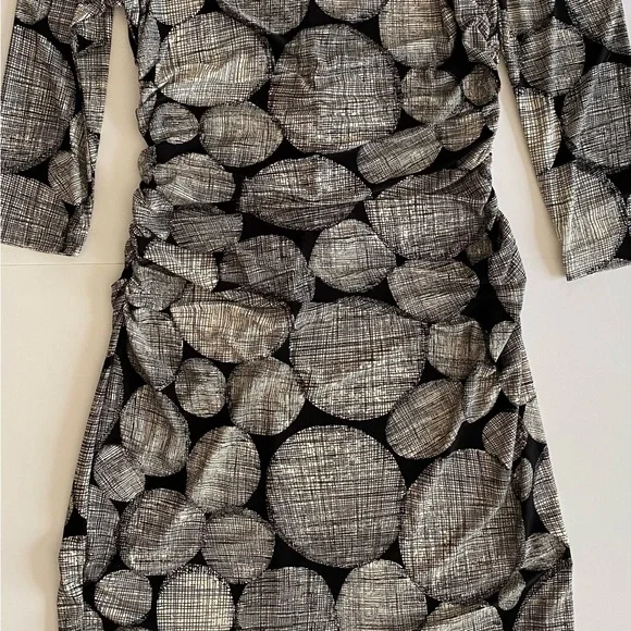 Kamala Kulture Body Fitting Dress - Picture 2 of 7